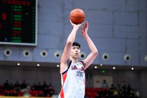 直播吧:有5支NBA球队已表达希望邀请徐昕前去试训的想法