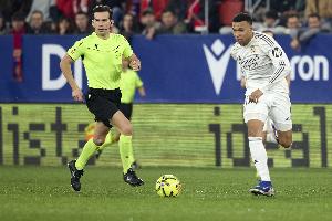 队报:姆巴佩带伤备战拜仁,将缠上绷带出场