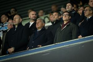 每体：巴萨对两回合判罚极度愤怒，拉波尔塔与欧足联高层激烈争论