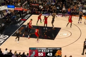 有些潇洒！杰伦·格林同一招式复制粘贴 连续命中急停中投！