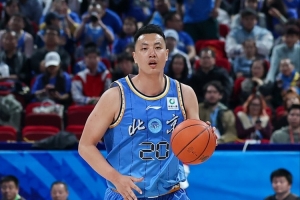 1分5板4助!翟晓川:作用有时候不通过数据体现 每个人职责不一样