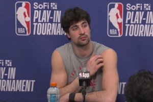 【完整版】阿夫迪亚：这赛季太不容易 主帅相信我们并得到了回报