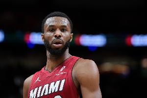 稳!维金斯常规赛场均15.4分4.8板2.7助1.1断1帽 三分命中率41.4%