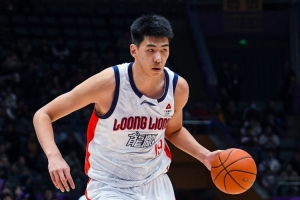 高效两双！徐昕7中5拿下10分15板1断 4前场板