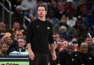 雷迪克谈战术简化：自去年12月以来我们就在进攻端化繁为简