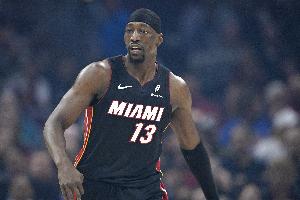 回归成疑！阿德巴约因伤返回更衣室 半场3中3拿6分3板