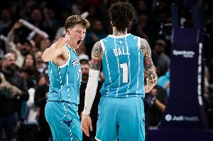 媒体人：黄蜂交易来怀特含金量在提升 康神迷失&还有机会证明自己