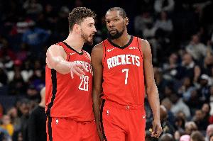 媒体人：火箭这赛季经常阴沟里翻船 打湖人没大比分赢或横扫可能