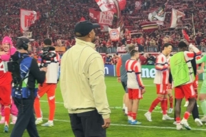 拜仁官方社媒晒孔帕尼谢场视频:感谢大家一直支持我们!