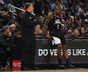 伦纳德末节挣扎!卢:追梦限制得很好 我们应对包夹时执行不够好