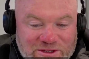 鲁尼谈当年如何缓解压力:基恩带我们去划皮划艇,但总是撞到岩石