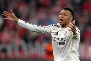 哨响之后|孔帕尼冒进拜仁失先手,皇马不敢换人输在巨星太多