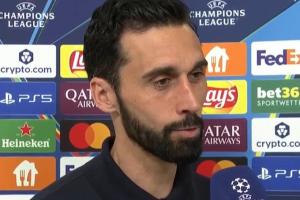 不满!阿韦洛亚:裁判可能不知道卡马文加已有黄牌,这毁了比赛