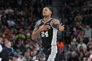 米奇:预计瓦塞尔周日能出战 他需要克服拇指的疼痛和扭伤