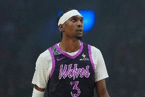 华子:麦丹进攻天赋非常出色 我们一直和他说做好自己就行