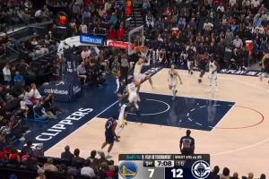 今天要爆?加兰加速过掉库里 低手上篮命中 开场已拿下8分!