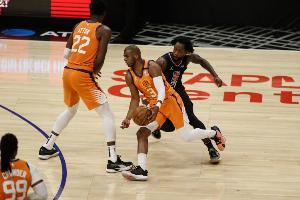 贝弗利:我是快船最后一个西决首发控卫 21年伦纳德不伤100%夺冠