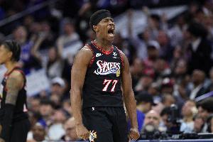 被主帅纳斯形容狂野 埃奇库姆:年轻人打如此强度的大战 难免如此