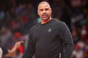 乌度卡:去年打勇士两三场后才搞清楚怎么防 今年要更快进入状态