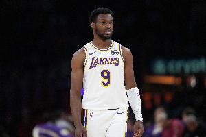 雷迪克：布朗尼进步很大我们都信任他 季后赛大家都要做好准备