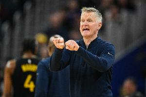 科尔：就今晚而言 我们再次成为自己&成为了总冠军