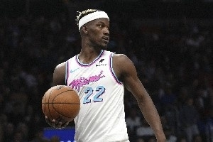 附加赛半场得分谁最多?榜首两人狂轰32分 本赛季3人冲进前20