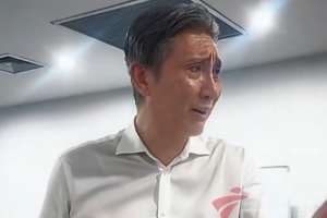 深圳主帅郑永刚更衣室演讲：我们球队就是这一点好 团结 有凝聚力