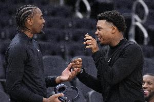 马克西：洛瑞太老了&这可能是他生涯最后一季 要确保带他进季后赛