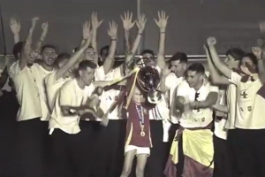 西班牙13岁小球迷因病离世,马竞、西班牙官推悼念:安息吧,孩子