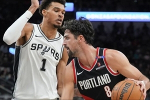 首轮对决，哪一组差距最大？