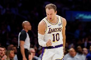 湖人自媒体：湖人能让球员进化出最强形态 这是紫金军团专属加成