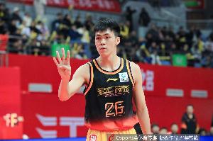 稳扎稳打！庞峥麟14中8贡献17分 正负值+15