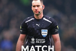 足总杯半决赛裁判确定:鲍森吹罚曼城vs圣徒 吉列特吹罚蓝军vs利兹