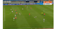 记者谈泰山进球：克雷桑抢断梅米舍维奇不犯规吗？居然判进球有效